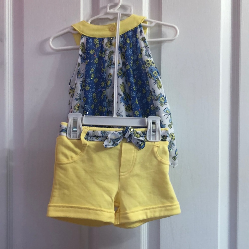 Outfit - Picture 2 of 2